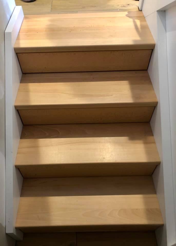 escalier avec tiroirs en contremarche