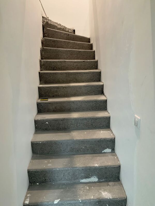 Habillage escalier en béton
