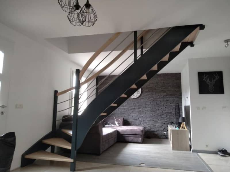 Escalier en bois sur mesure dans une maison de particulier